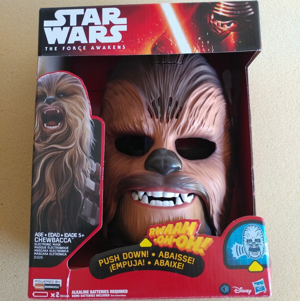Star Wars Chewbacca and Electronic Mask.